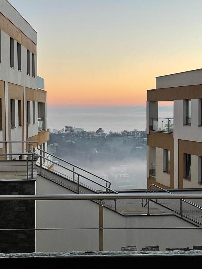 Londof Luxury Apartments - With A Panoramic View Over The City Brašov Exteriér fotografie